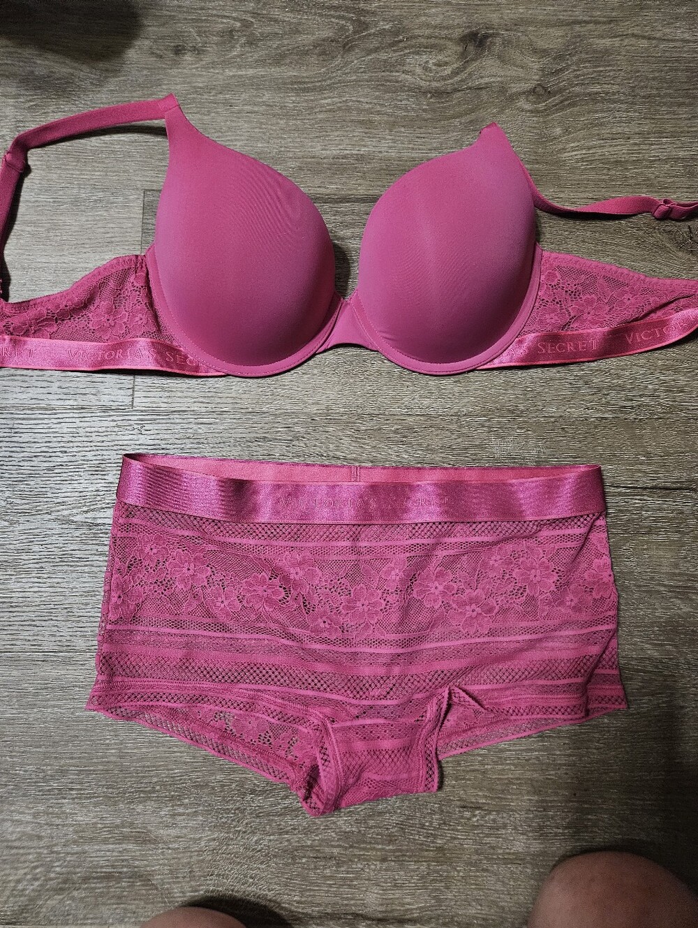 Victoria's Secret Bright Pink Lace Push-Up Bra & Lace Boyshorts Set NWOT
